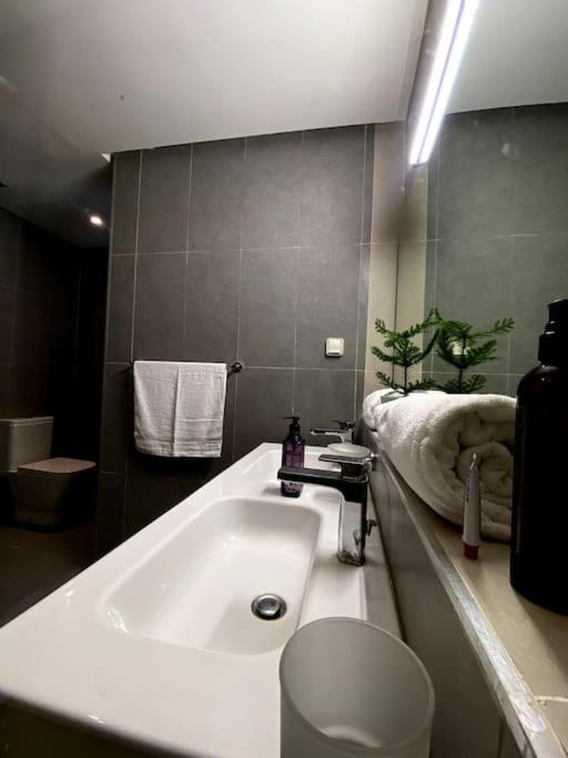 Luxurious Golf & Sea View Beach Apartment With Pool Access - Tamourrit, Taghazout Bay Ngoại thất bức ảnh